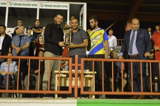 Turnuvanın şampiyonu Velihimmetlispor