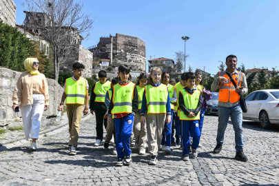 ÇOCUKLAR BAŞKENT’İN TARİHİNİ YERİNDE ÖĞRENİYOR