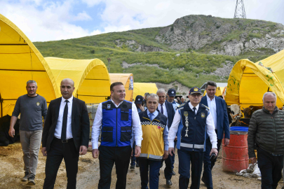 KURBAN SATIŞ ALANLARINDA SIKI DENETİM VE İLAÇLAMA SEFERBERLİĞİ