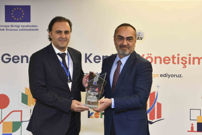“GENÇ DOSTU YEREL YÖNETİŞİM ZİRVESİ”NDE ABB’YE ÖDÜL